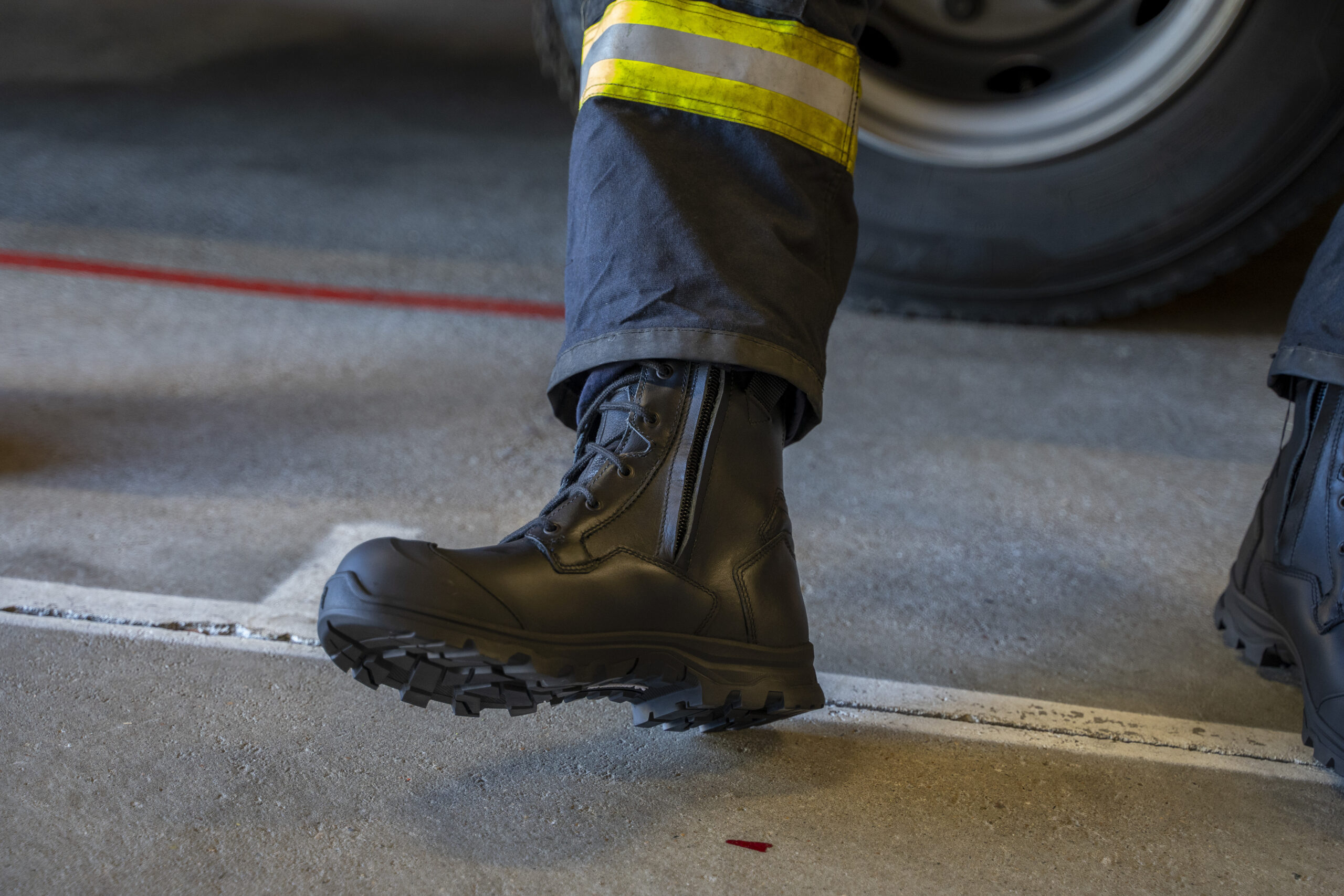 BOCHE-rangers-pompiers-semelle-michelin Meilleures Rangers Pompiers – Robustesse et Confort | BOCHE