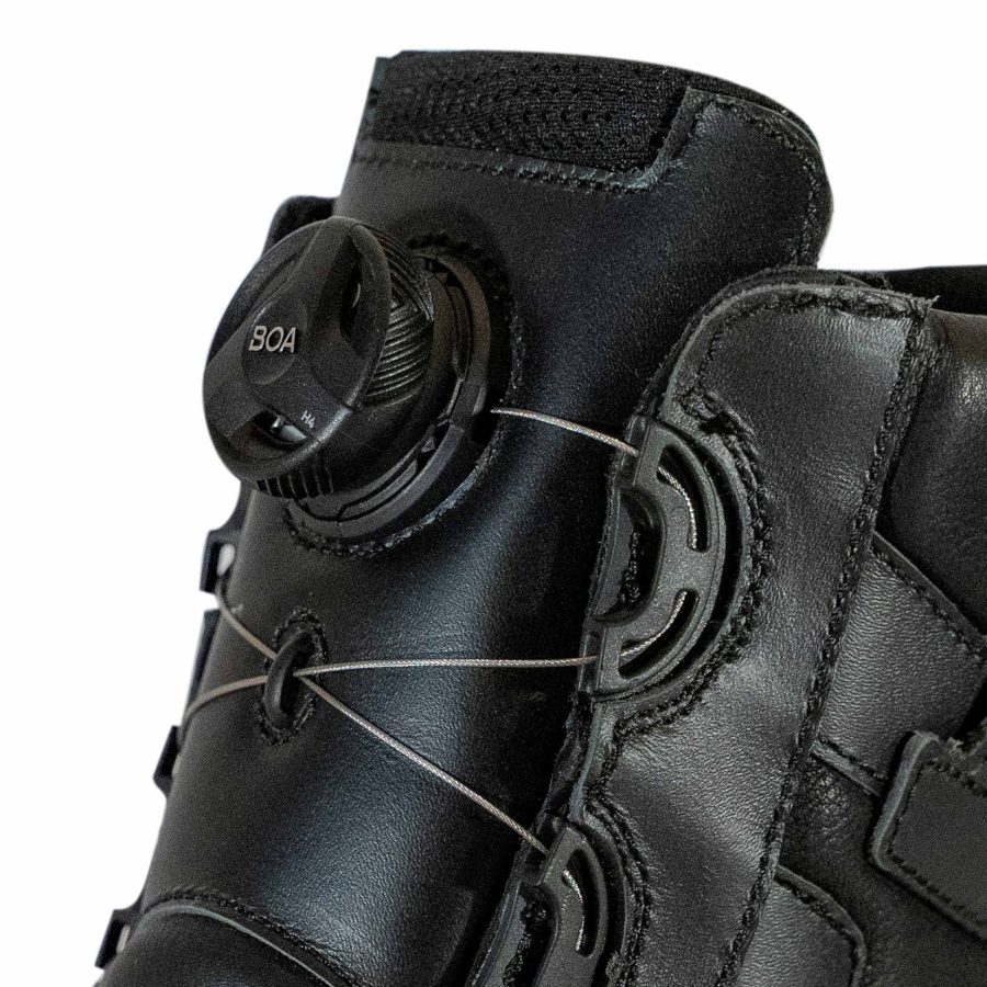 Onyx B : la botte pompier sécurité avec son Système de laçage par lacets métalliques BOA®