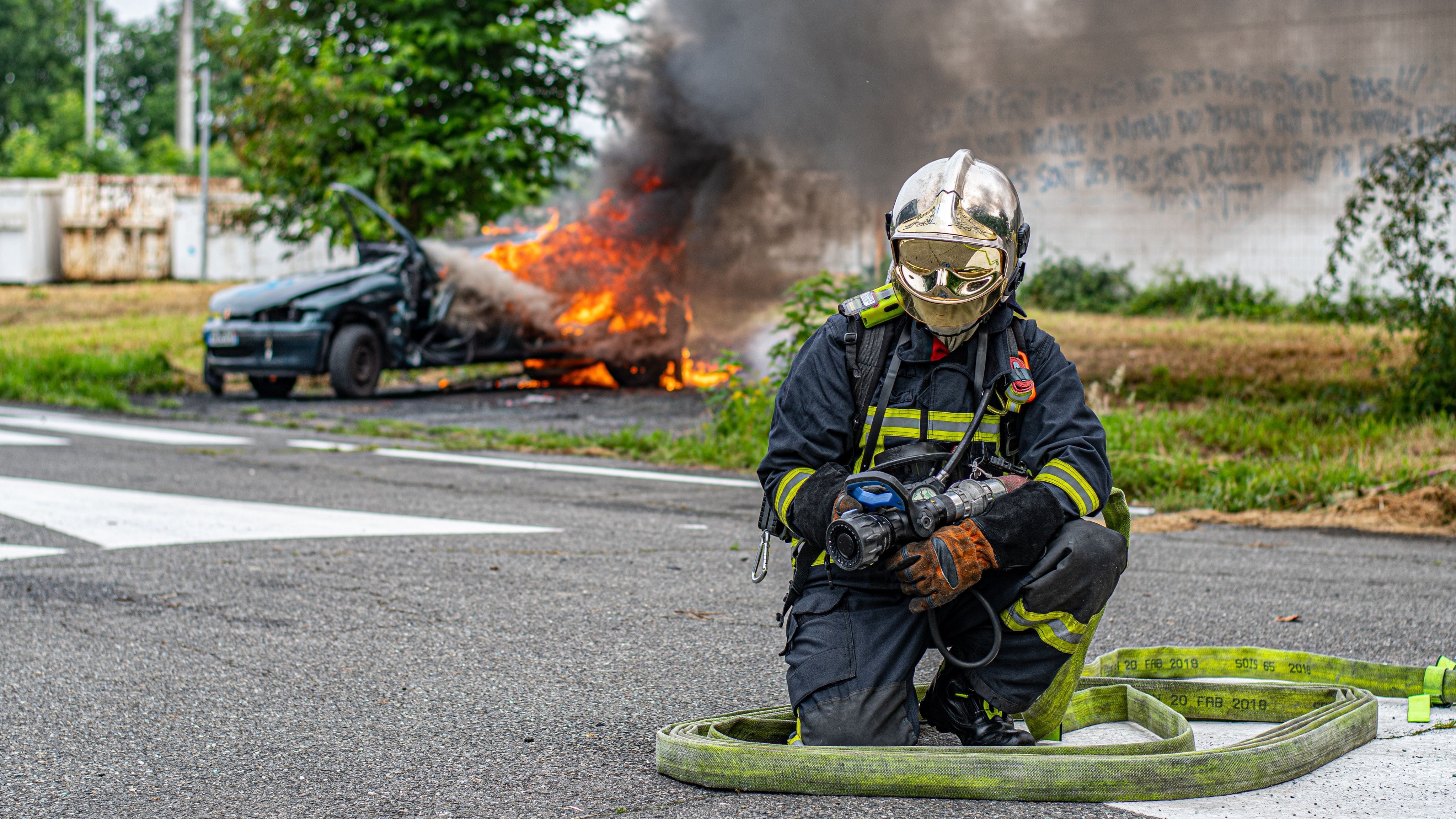pompier_incendie_rangers_loxo Pompier qui porte des bottes incendie